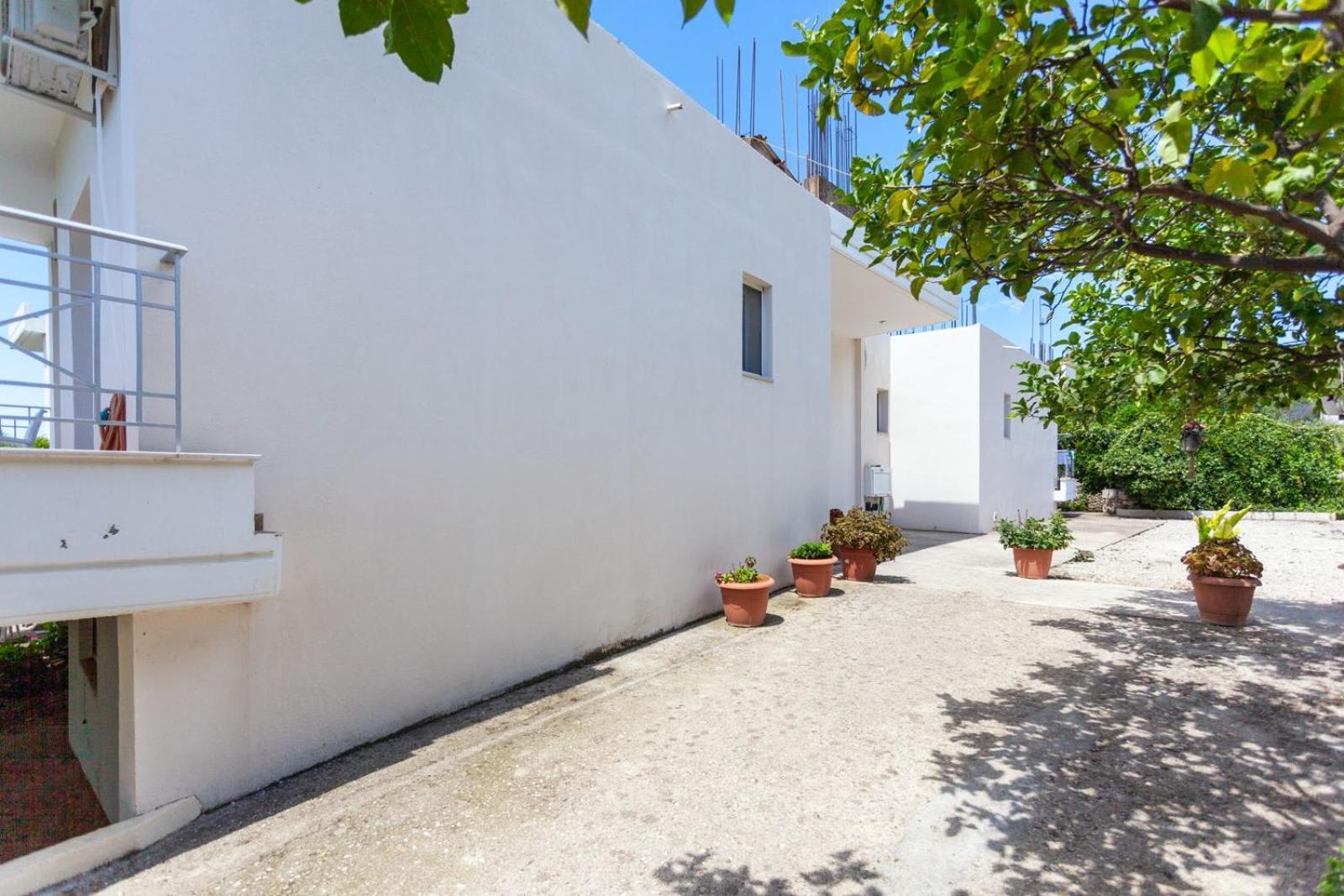 Zacharias Apartments Himare Bagian luar foto