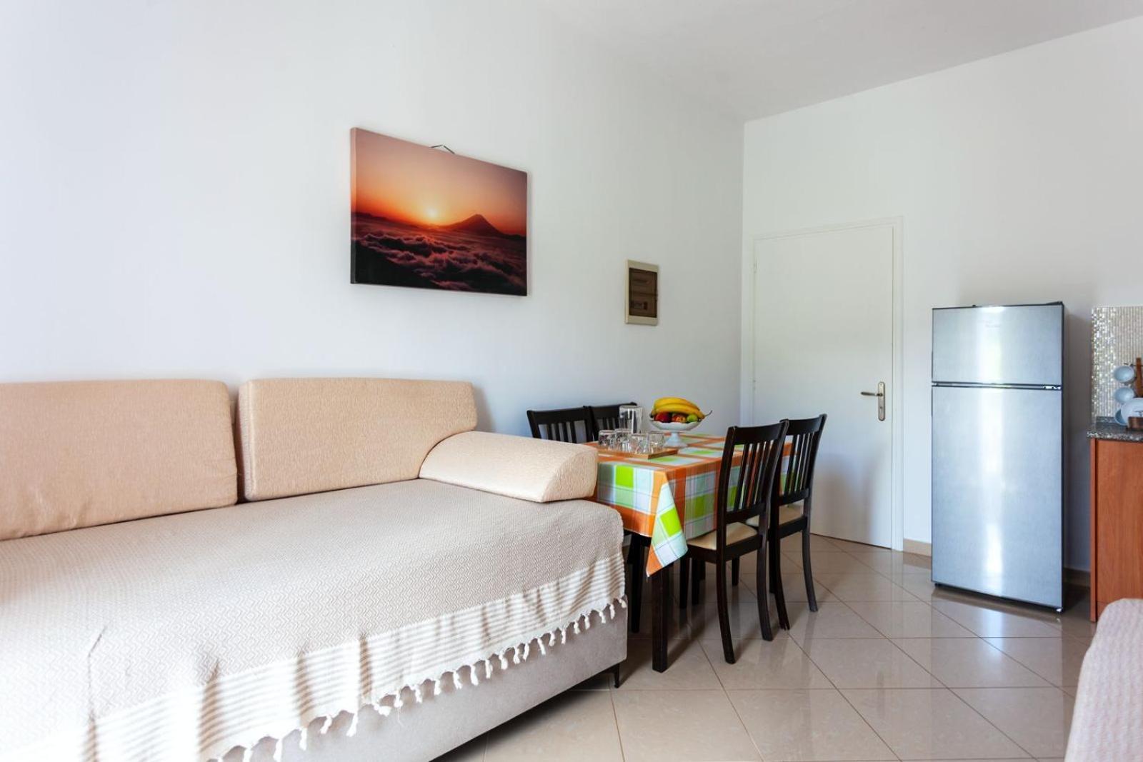 Zacharias Apartments Himare Bagian luar foto