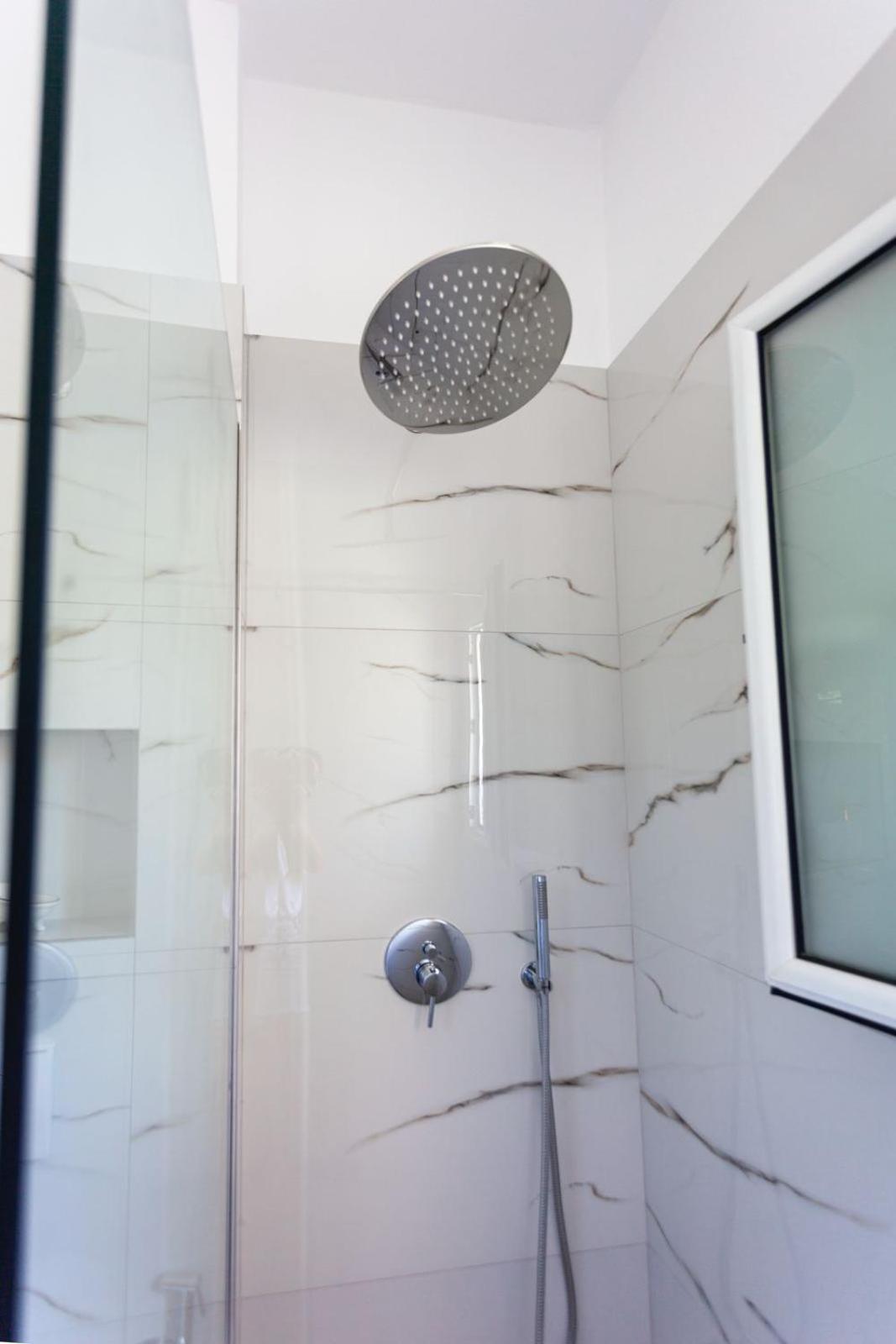 Zacharias Apartments Himare Bagian luar foto