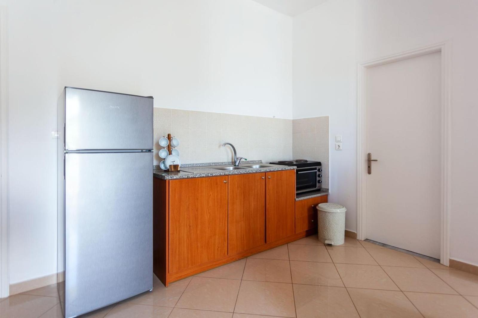 Zacharias Apartments Himare Bagian luar foto