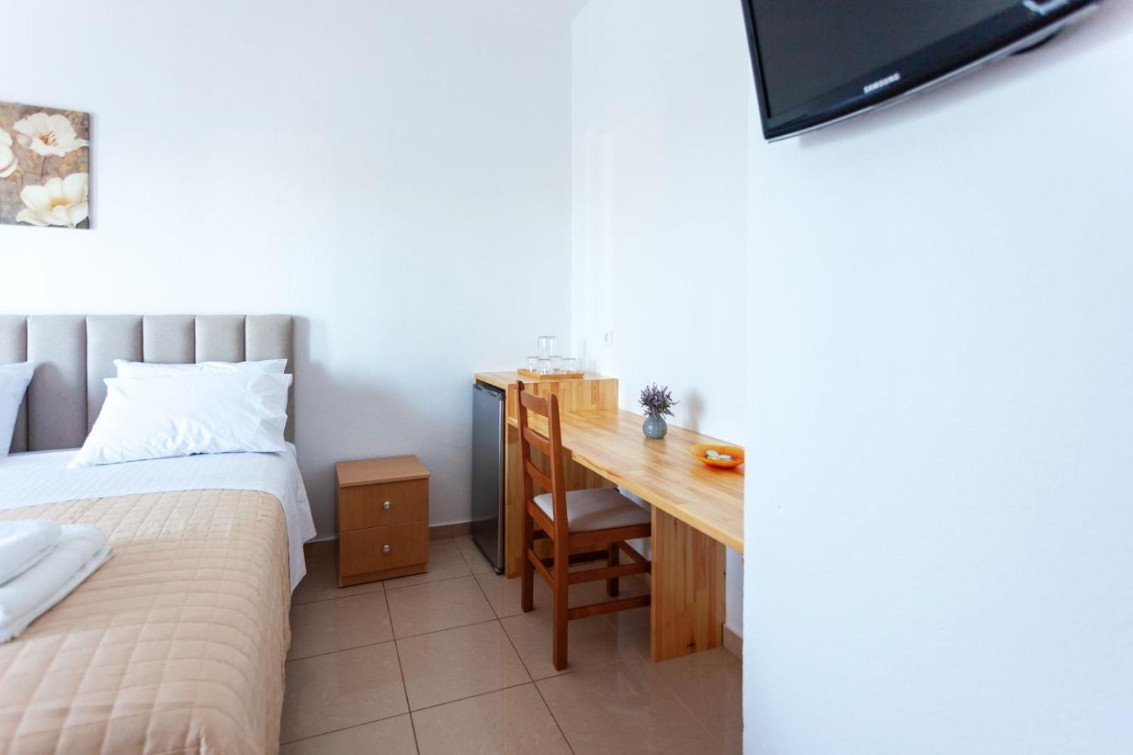 Zacharias Apartments Himare Bagian luar foto