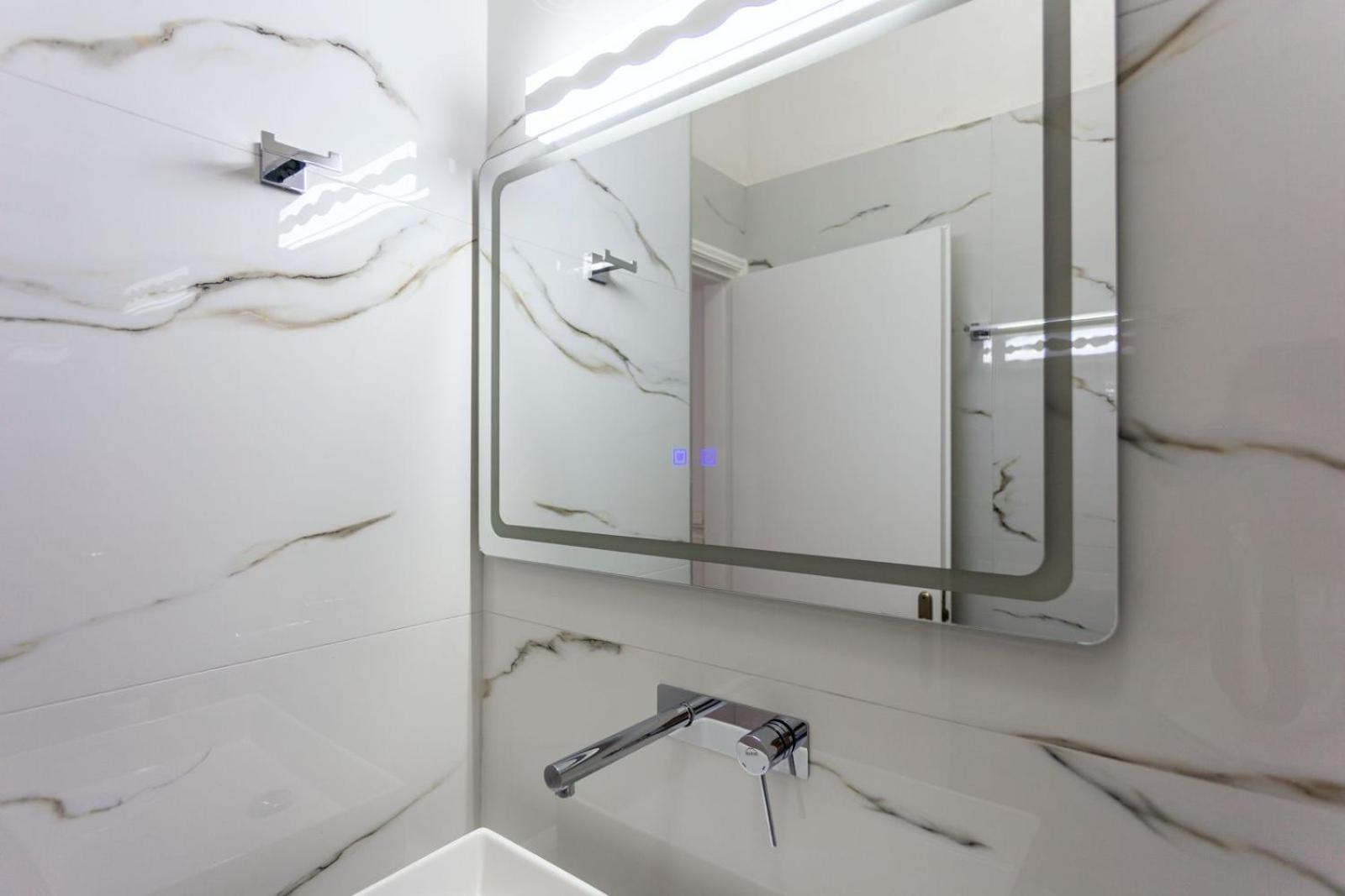 Zacharias Apartments Himare Bagian luar foto