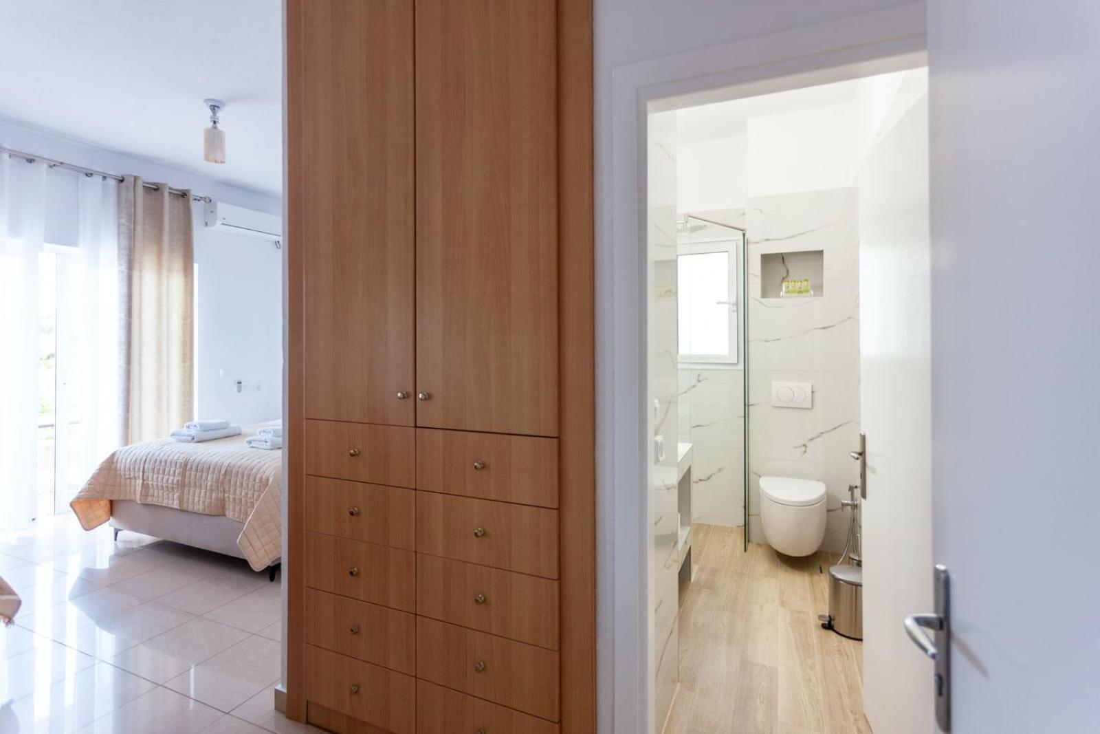Zacharias Apartments Himare Bagian luar foto