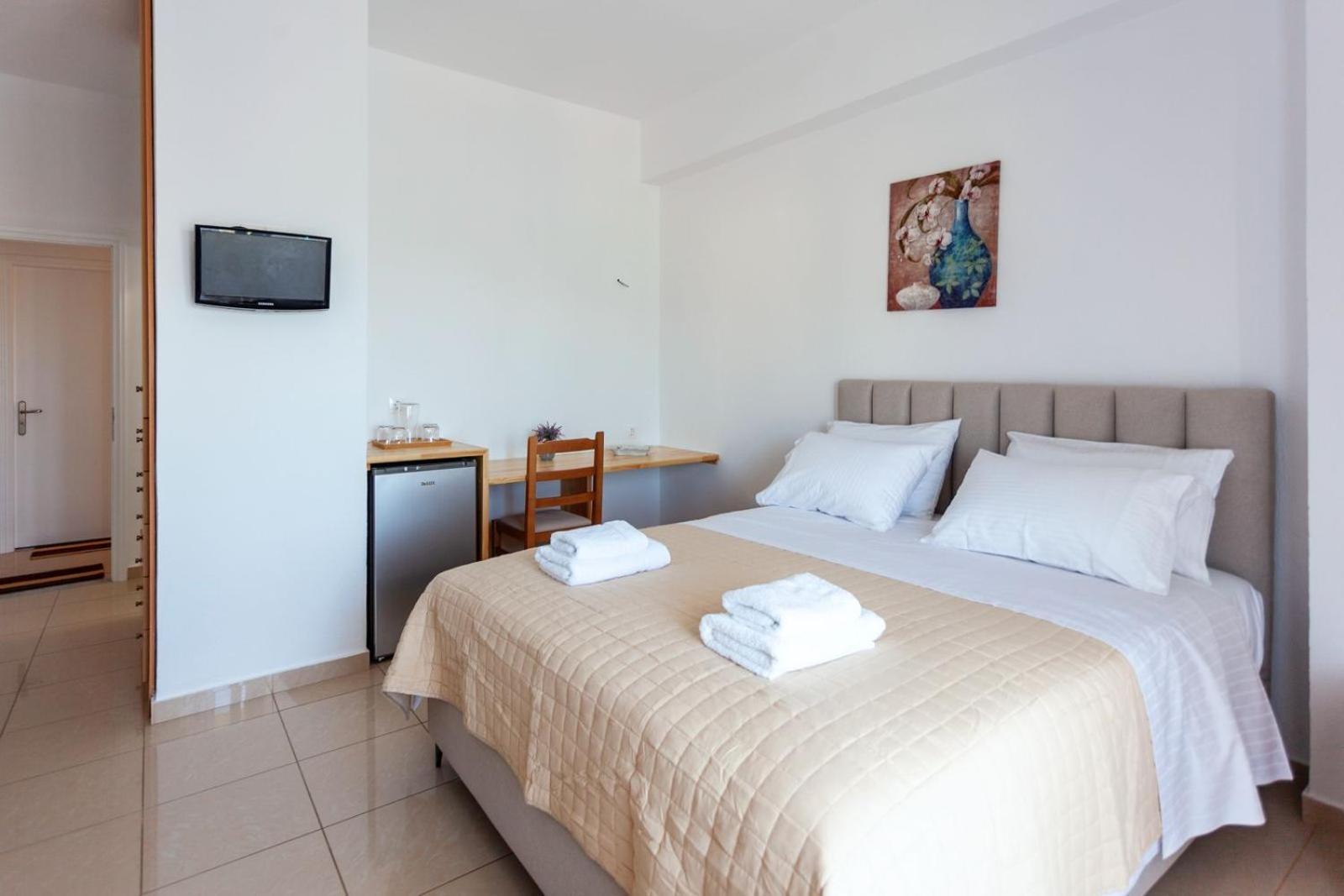 Zacharias Apartments Himare Bagian luar foto