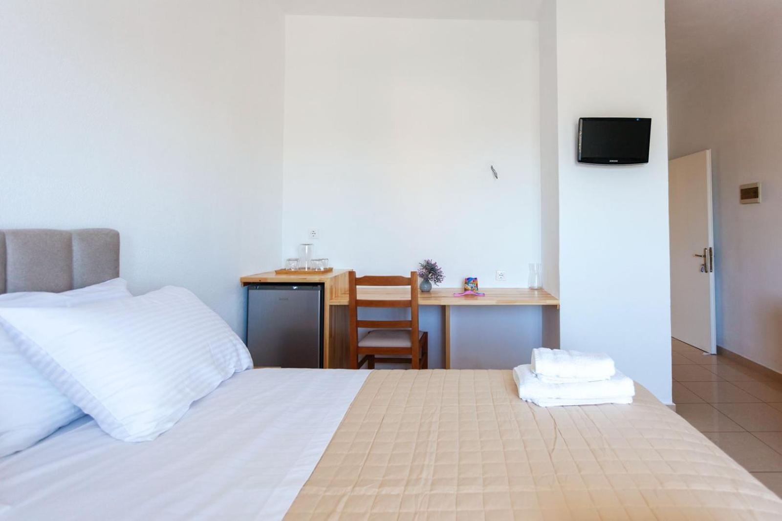 Zacharias Apartments Himare Bagian luar foto